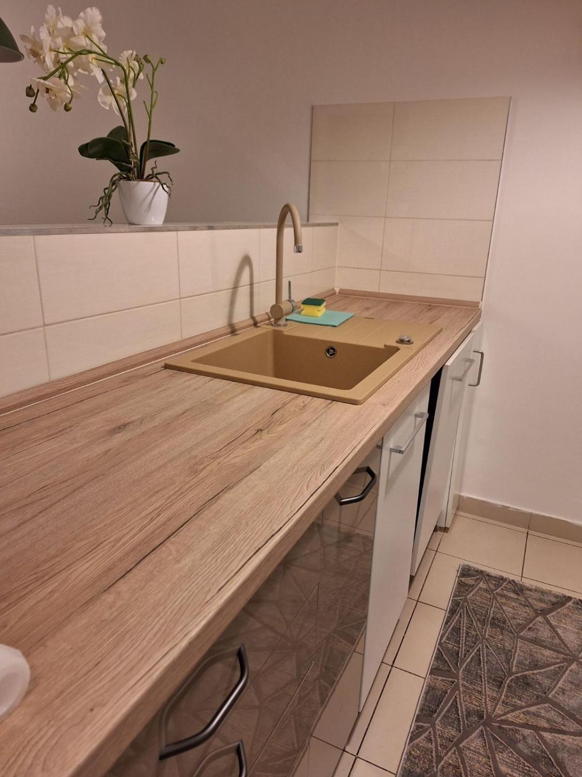 Apartman Lory, Zagreb, Downtown, With Own Parking In The Garage Exterior photo