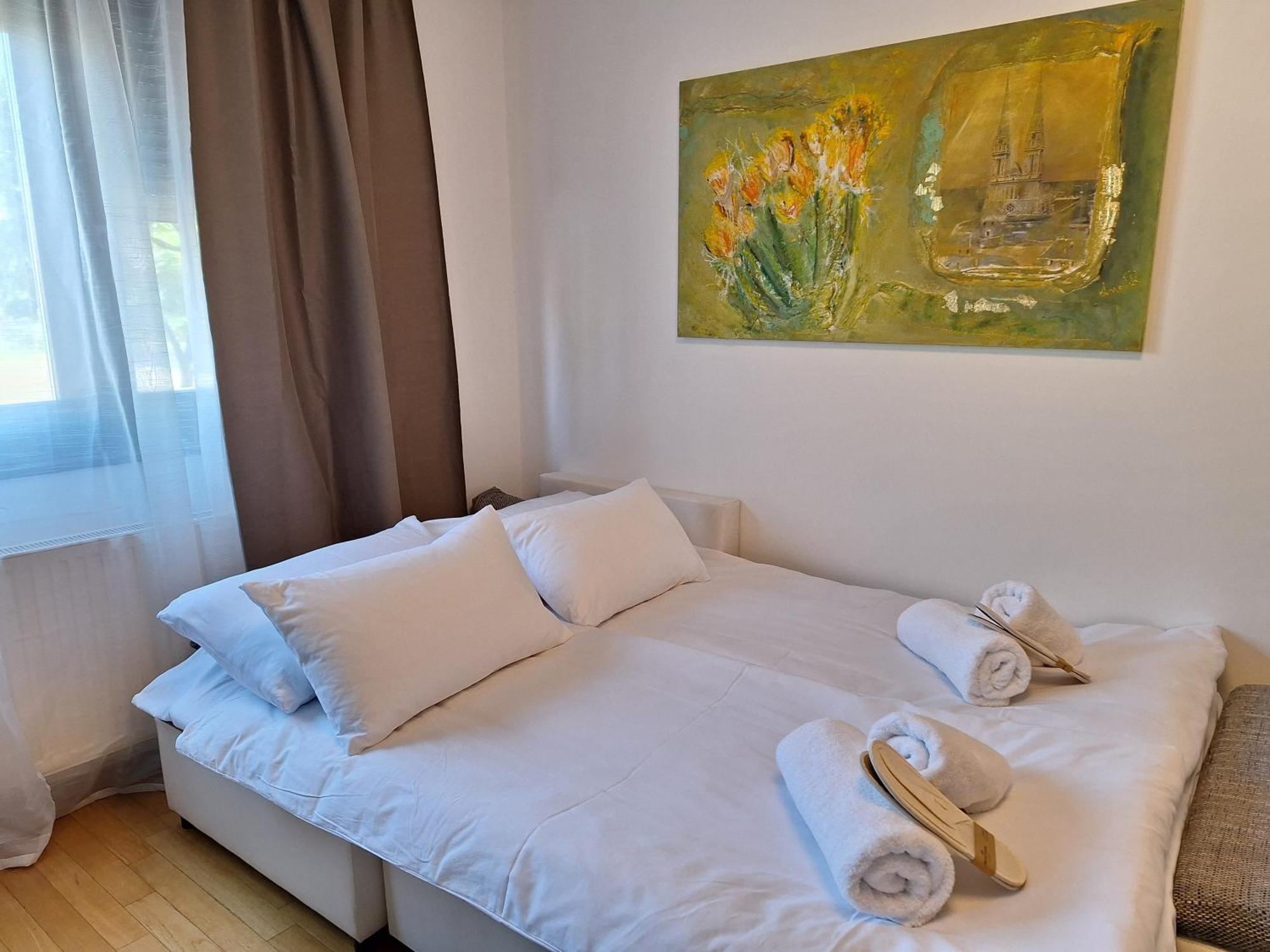 Apartman Lory, Zagreb, Downtown, With Own Parking In The Garage Exterior photo